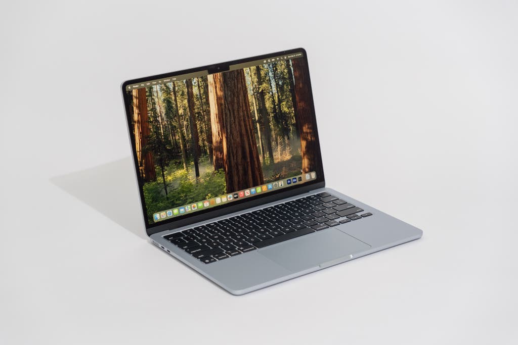MacBook Air M1 13" 256GB – Powerful Performance in a Sleek Design